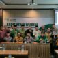 Para peserta dan tamu undangan Rakerwil LHKP PWM Bengkulu berfoto bersama usai acara pembukaan.