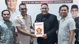 Tokoh Pers, Ketua JMSI, Teguh Santosa saat mendaftar sebagai kandidat gubernur Sumut di Partai Gerindra. (foto: JMSI)