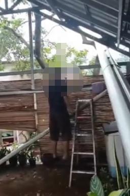 Seorang pria tewas tergantung dengan seutas tali menjerat lehernya