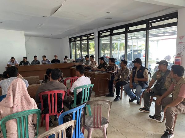 Suasana sidang pleno hasil verfak kesatu dukungan bakal pasangan calon gubernur-wakil gubernur, Dempo-Bang Ken