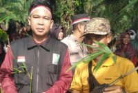 Ketua LPBI NU, Kasyo saat mengikuti gerakan menanam bambu untuk rehabilitasi DAS di Talang Boseng