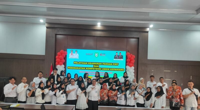 Para peserta pelatihan berfoto bersama