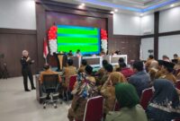 Kajari Kepahiang saat menyampaikan materi sosialisasi dan pembinaan pencegahan tindak pidana khusus di aula command center Pemkab Kepahiang.