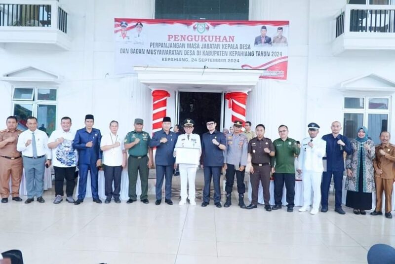 Forkompinda dan perwakilan Kades berfoto bersama
