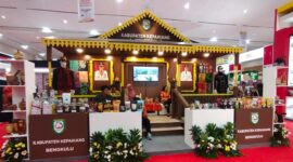 Stand pameran produk UMKM Kepahiang yang berhasil mengantarkan Pak Sahid Coffee bekerjasama dengan Holding Kopi Kanada