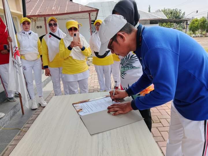 Penandatangan MoU kolaborasi Perpusda Kepahiang dengan PORPI menuju Indonesia Bugar 2024