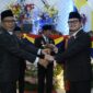Bupati, Hidayatullah Sjahid menyaksikan penyerahan palu sidang pada ketua DPRD Kepahiang periode 2024-2029.
