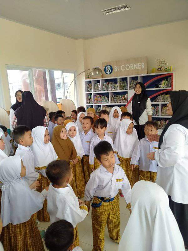 Siswa TK saat berkunjung ke Perpusda Kepahiang.