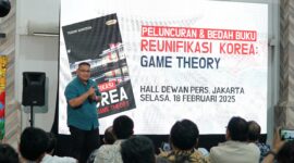 Ketua JMSI, Teguh Santosa memaparkan karya tulisnya pada peluncuran dan bedah buku Reunifikasi Korea.