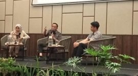 Dirut Trust Sekuritas menjawab pertanyaan pertanyaan peserta