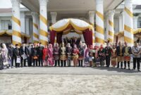 Bupati dan Wabup berfoto bersama dengan FKPD dan para tokoh Kepahiang.