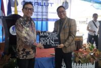 Bupati Kepahiang dan kepala UPBJJ UT Bengkulu berfoto bersama