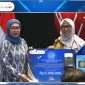 Penyerahan penghargaan pada GI BEI UIN FAS sebagai GI Syariah teraktif