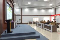Sekda bersama ketua DPRD seksama menyimak arahan dari Mendagri terkait jadwal pelantikan kepala daerah terpilih.