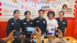 Personel D'MASIV saat memberikan keterangan pers di REP Studio, Ciledug Jaksel