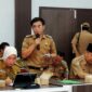 Plt Sekwan memberikan penjelasan terkait capaian kinerja OPD terhadap 100 hari kerja bupati dan wakil bupati.