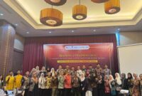 Para peserta ToT dan narasumber berfoto bersama. (foto: Sri Wahyuni/wartaaspirasi.com)