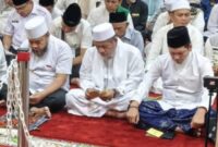 Gubernur, Kakanwil Kemenag Bengkulu, jajaran unsur Forkompinda dan masyarakat khidmat mengikuti rangkaian zikir dan doa bersama menyambut pergantian tahun 