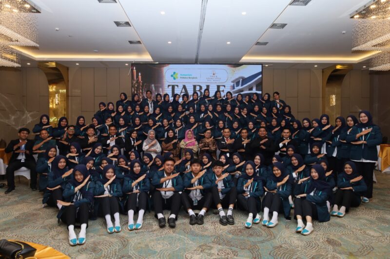 Mahasiswa peserta pelatihan table manner
