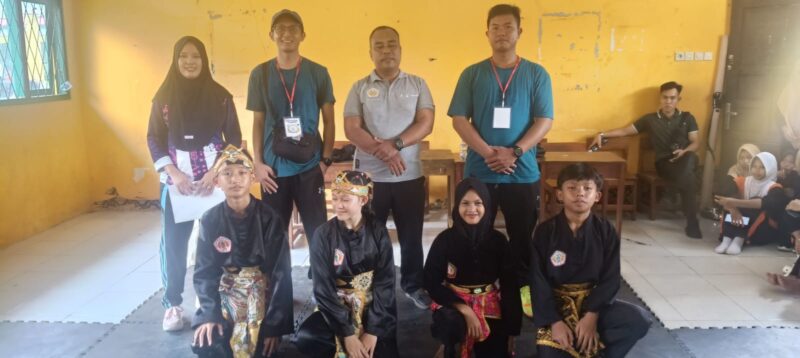 Para atlet silat bersiap berlaga di kejuaraan O2SN tingkat Kabupaten Benteng. (foto: Andreas/warta aspirasi)