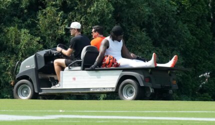 Bengals DE Shemar Stewart terluka saat latihan kamp pelatihan