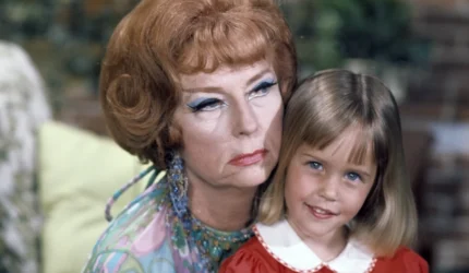Erin Murphy, 62, Pemeran Tabitha Stevens di 'Bewitched', Bersinar dalam Selfie Mobil Gaun dan Mutiara