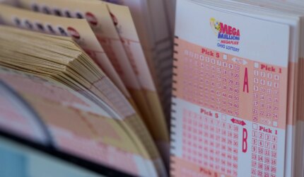 Memenangkan Powerball, Pilih 3 nomor Tengah Hari untuk Sabtu, 25 Juli