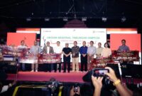 Gubernur Bengkulu,para direktur BPD berfoto bersama usai penarikan undian nasional tabungan Simpeda. (Andreas/warta aspirasi)