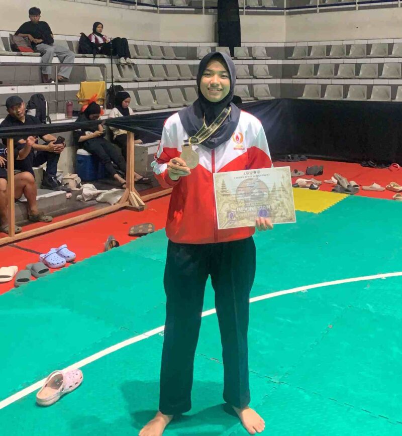 Pesilat Kepahiang berhasil mengharumkan daerah setelah berhasil menyabet medali Perunggu dalam kejuaraan bergengsi. 