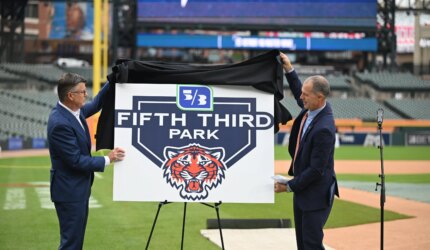 Lapangan kasar Tigers akan diubah namanya menjadi Fifth Third Park setelah merger bank