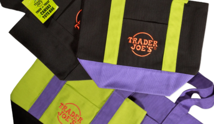 Tas jinjing mini Halloween Trader Joe telah kembali. Bagaimana cara mendapatkan milikmu