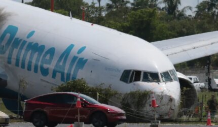 Laporan awal NTSB merinci bagaimana pesawat kargo Amazon menyerbu landasan pacu MIA, menewaskan 5 orang – NBC 6 South Florida